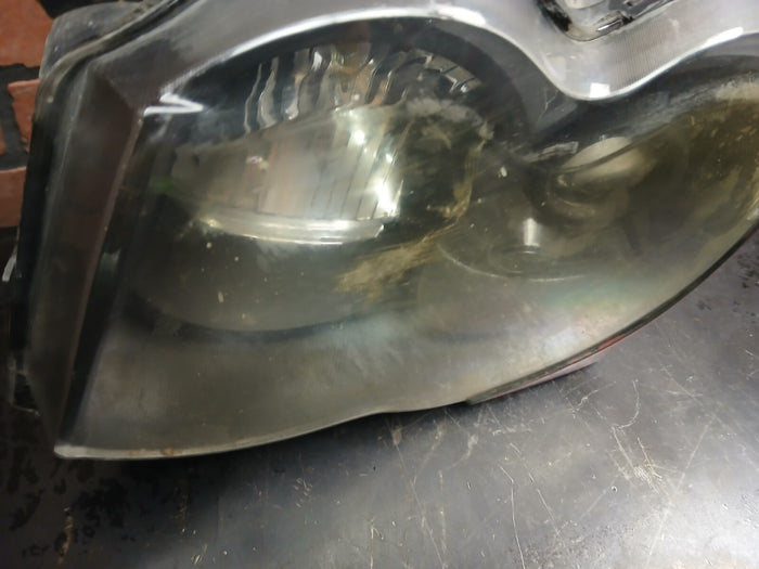 2008-2010 Jeep SRT-8  Grand Cherokee Driver LH Side Headlight Assembly Damaged