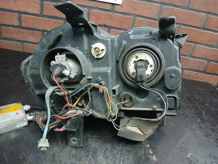 2008-2010 Jeep SRT-8  Grand Cherokee Driver LH Side Headlight Assembly Damaged