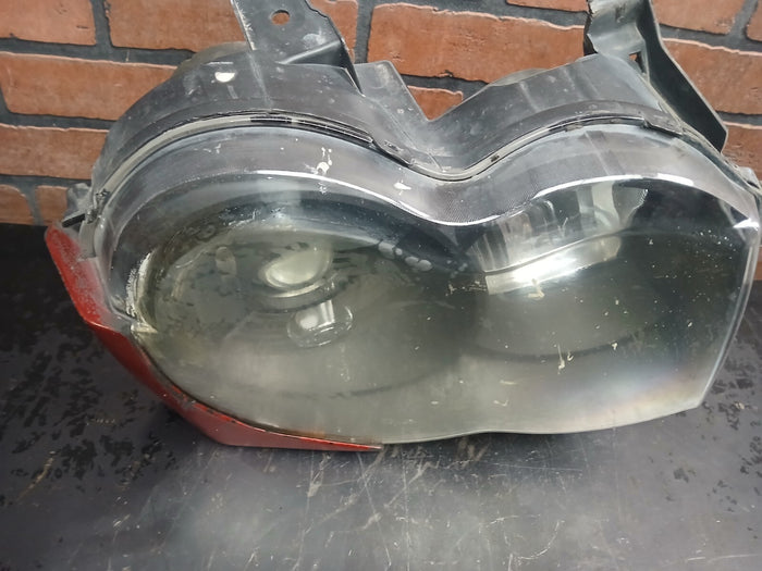 2008-2010 Jeep SRT-8 Grand Cherokee Passenger RH Side Headlight Assembly Damaged