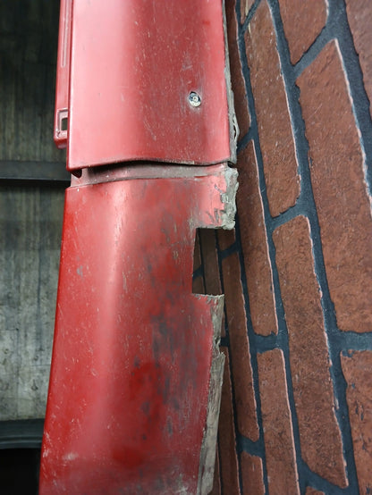 2008 Dodge Charger Driver LH Side Skirt Rocker Panel Molding Red Damaged