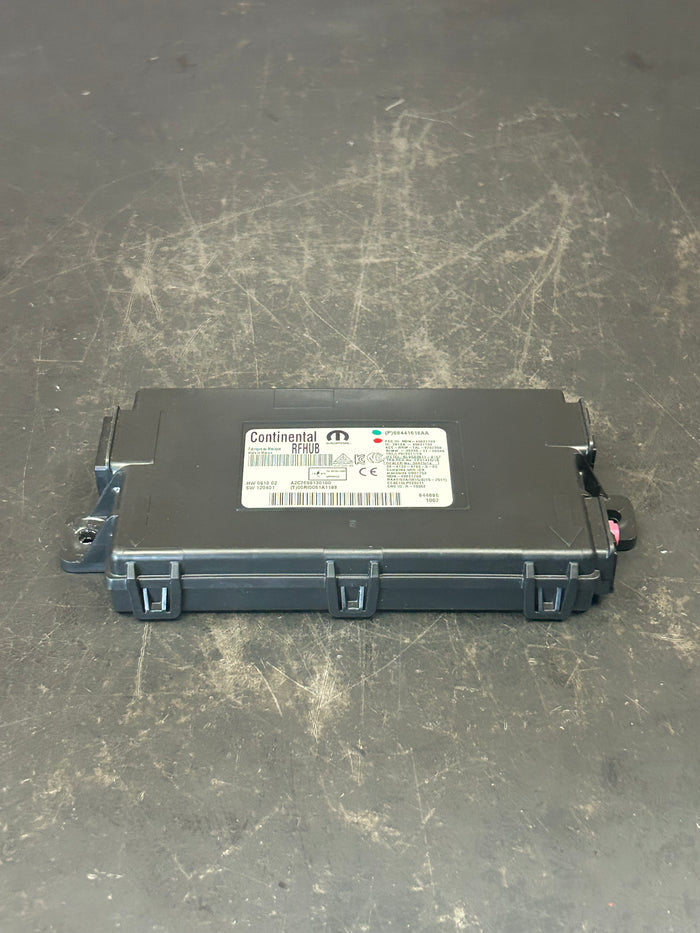 20 - 22 CHARGER CHALLENGER 300 KEYLESS ENTRY HUB RECEIVER MODULE OEM 68441616AA
