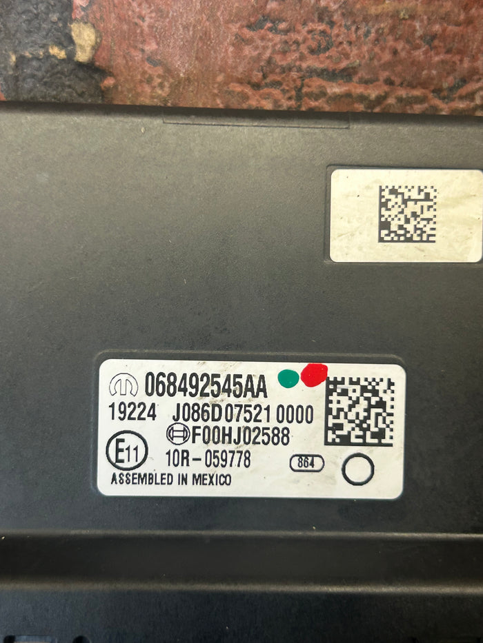 2018 - 2024 Dodge Chrysler Jeep Gateway Control Module OEM 068492545AA