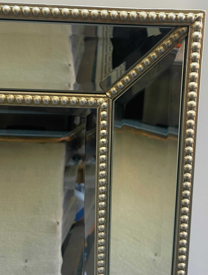 Detail Beaded Warm Silver Frame
