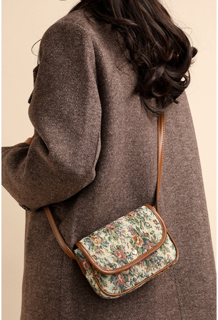 CL1593 - Vintage Floral Messenger Bag