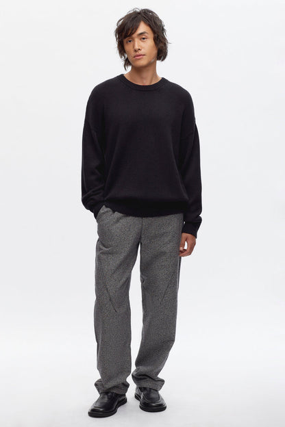 Tashi is 6'0, a regular M and is wearing a M.