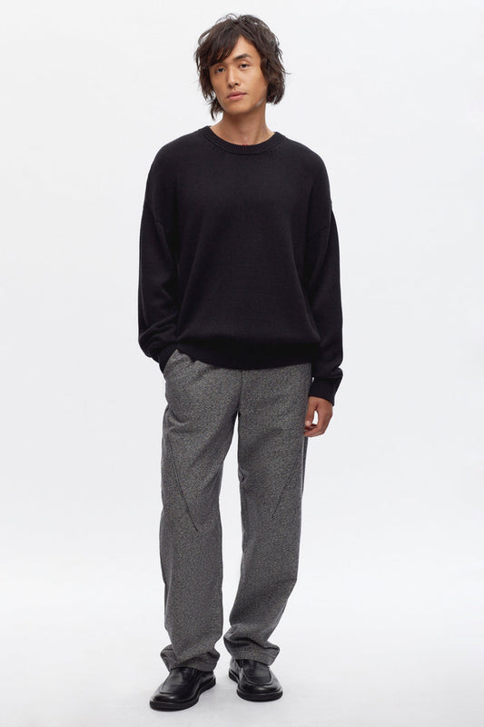 Tashi is 6'0, a regular M and is wearing a M.