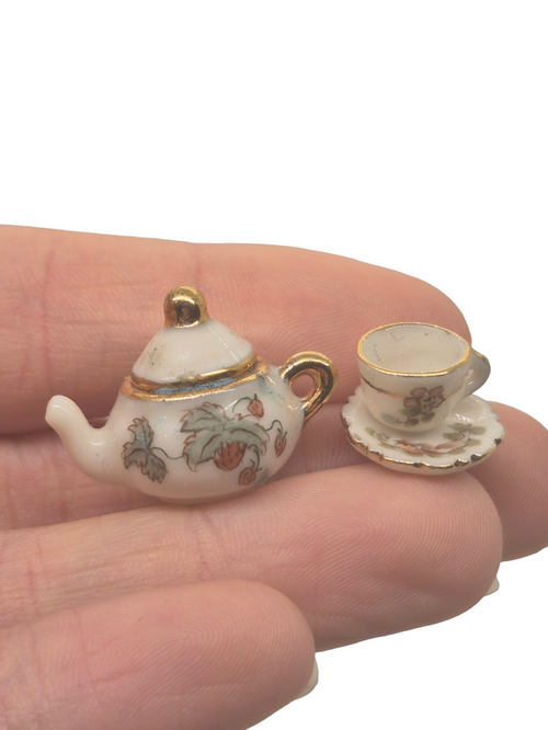 Nancy Duden – Porcelain Strawberry Vine Pattern Teapot w/ Cup and Saucer Set