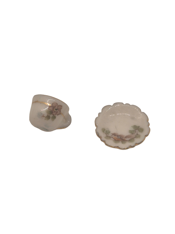 Nancy Duden – Porcelain Strawberry Vine Pattern Teapot w/ Cup and Saucer Set