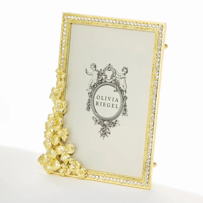 Olivia Riegel Evelyn Frame