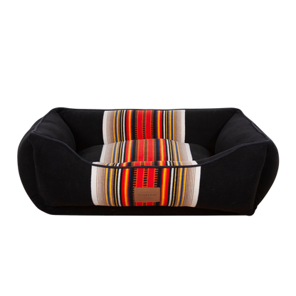 PENDLETON-DOG-BED-ACADIA-NATIONAL-PARK-CUDDLER-BLACK-WHITE-RED-YELLOW