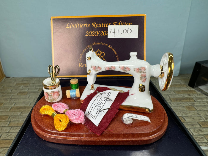 Sewing Machine Reutter Porcelain Germany