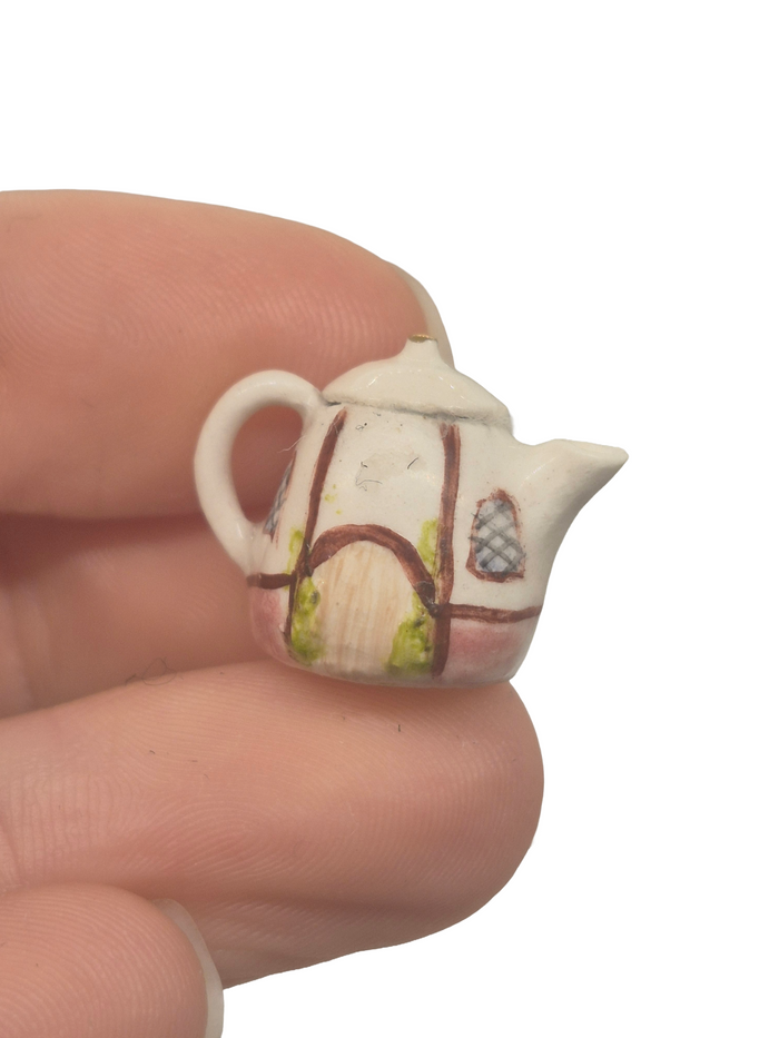 Valerie Casson – Handpainted House Porcelain Teapot