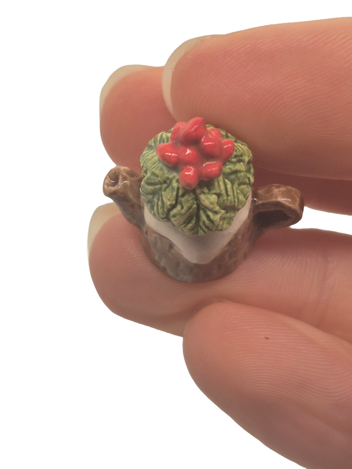Valerie Casson – Porcelain Log Teapot with Holly Berry Lid