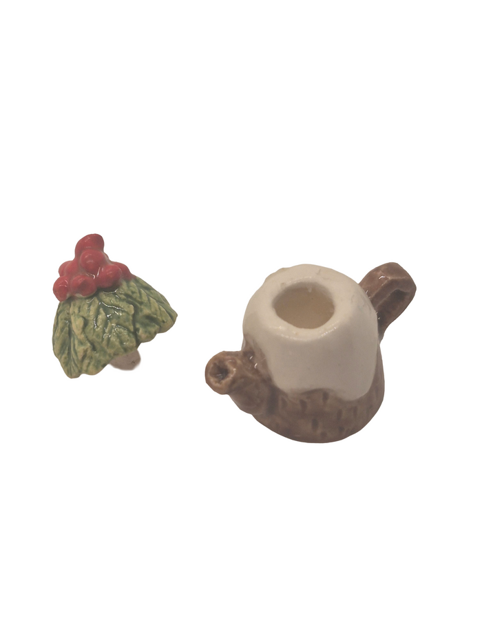 Valerie Casson – Porcelain Log Teapot with Holly Berry Lid