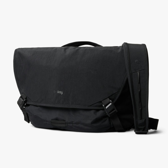 22L / Black