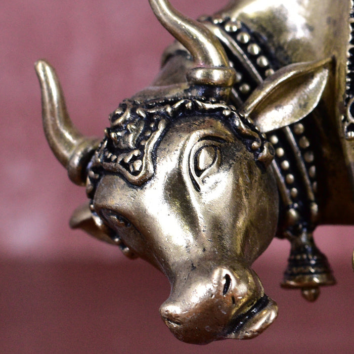 White Whale Superfine Gold Elegant Kamdhenu Cow and Calf Brass Statue Spiritual Showpiece