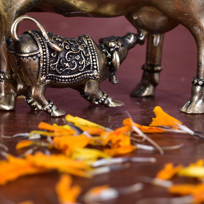 White Whale Superfine Gold Elegant Kamdhenu Cow and Calf Brass Statue Spiritual Showpiece