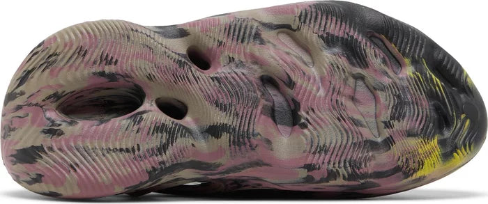 Yeezy Foam Runner – MX Carbon